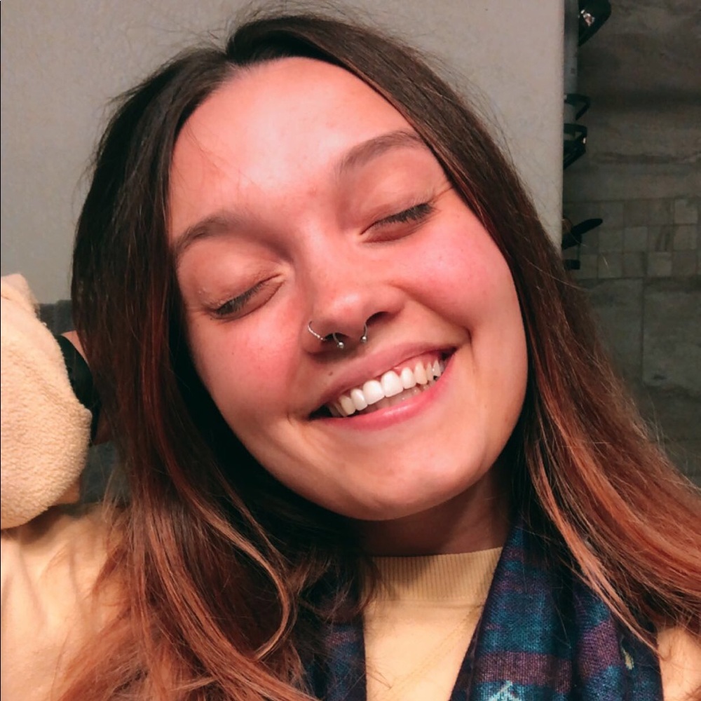 Meet your Posher, Alyssa